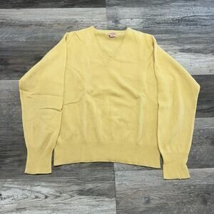 Vintage 70's Pendleton Womens Pastel Yellow V-Neck Wool‎ Arcade Chicago Sweater